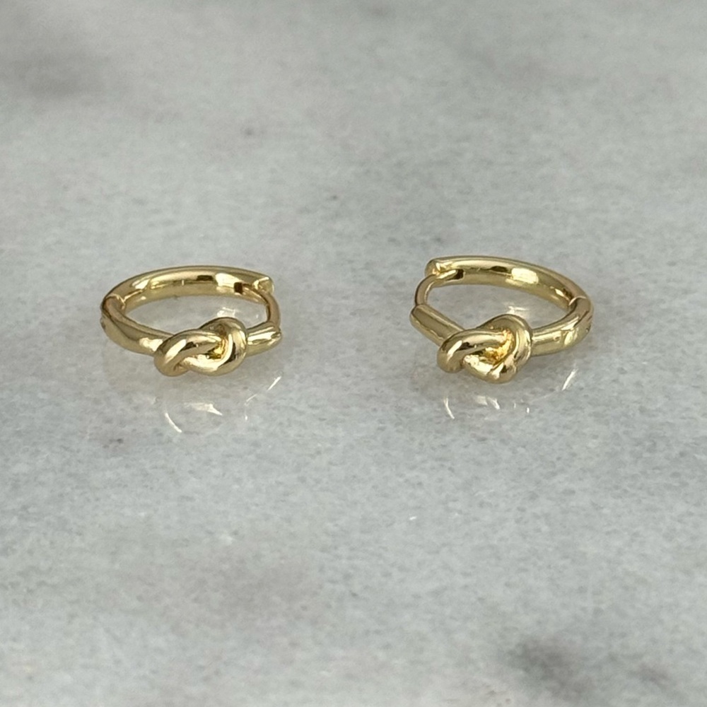 Gold Knot Huggie Hoop Earrings 

Brand New